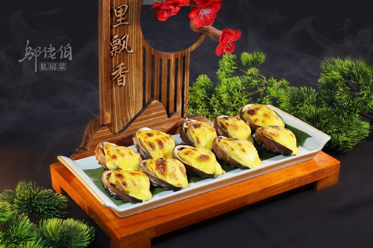 《中山三大皇牌美食》【(位上)翅湯煲大花膠+紅燒乳鴿宴】【馳名金獎荔枝柴燒鵝宴】【沙窩焗羅氏大蝦鮑魚杏花雞】【海膽醬焗鮑魚沉香雞宴】連續2晚保證入住中山大信酒店(小欖店)中山純玩3天團（永安旅遊 旅行團）
