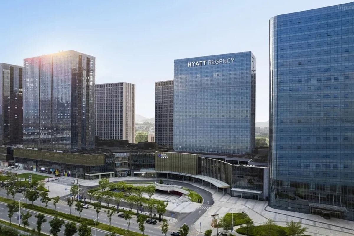 《嶺南印象園+正佳企鵝冰雪世界+直航船》連續2晚國際品牌~廣州增城凱悅酒店 【黑松露燒鵝宴】【鮑參魚翅羹+發財撈雞宴】【酒店豪華自助晚餐】廣州純玩3天團(永安旅遊 旅行團)