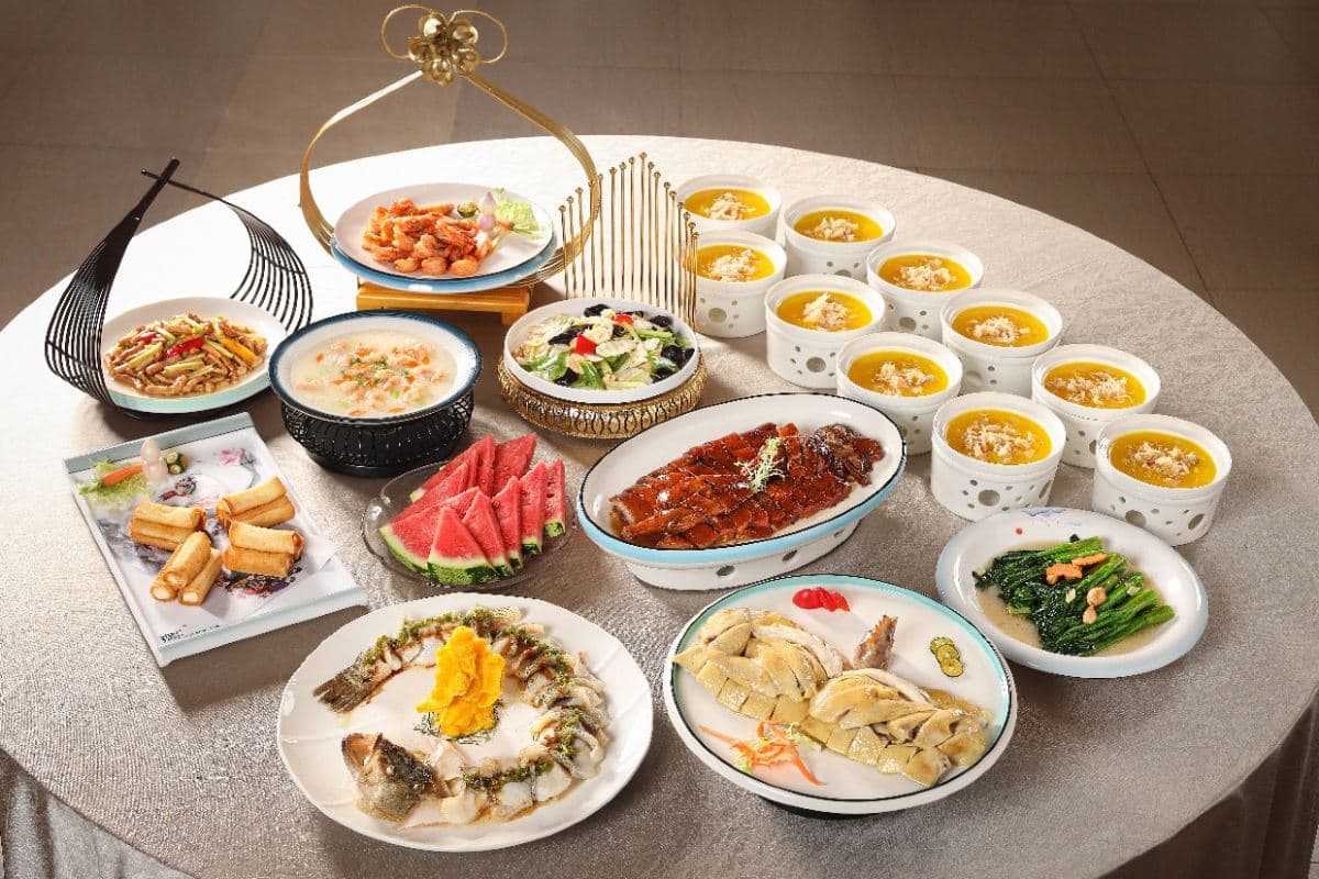 《鮑參翅肚~四重奏》【(位上)金湯蟹皇魚翅羹+大鵬展翅果園雞】【(位上)鮑汁海參燴鮑魚+紅腰豆燴花膠】【(位上)鮑魚邊燉羊肚菌+金湯五穀雜糧燴海參】暢遊「廣州動物園」(重本包門票)廣州美食純玩2天團（永安旅遊 旅行團）