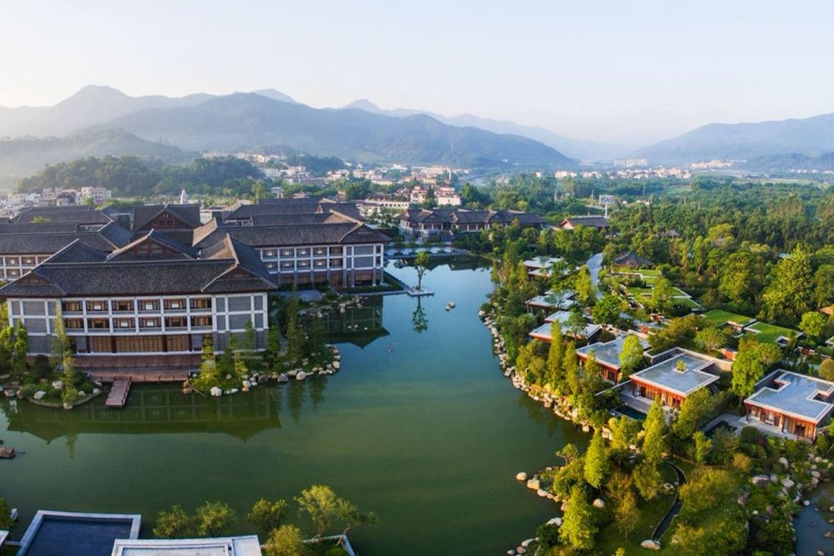 新興+江門3天團·保證入住 新興禪泉度假酒店(每房貼心安排精美果盤)+洲際集團旗下品牌 江門保利皇冠假日酒店（永安旅遊 旅行團）