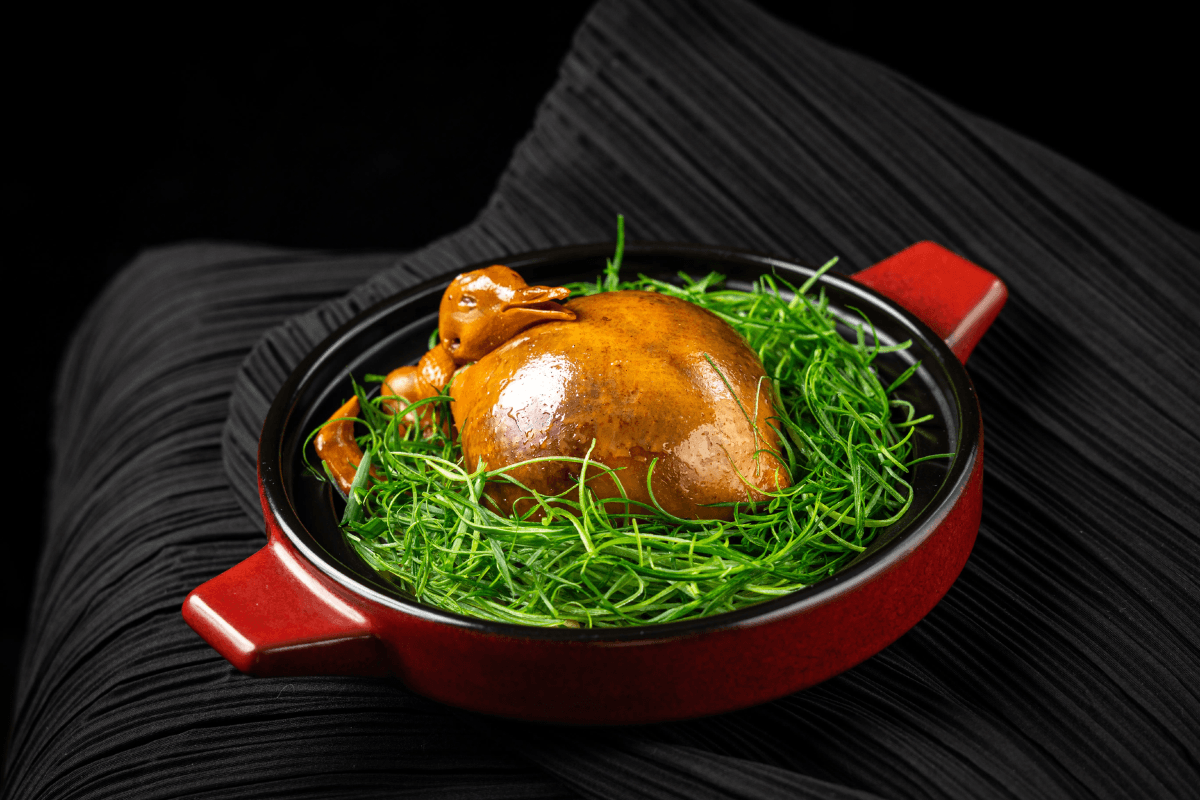 佛山2天團·《保證出發》【(位上)古法荷葉火瞳翅宴(順德特色)】保證入住國際品牌~佛山九江希爾頓惠庭酒店（永安旅遊 旅行團）