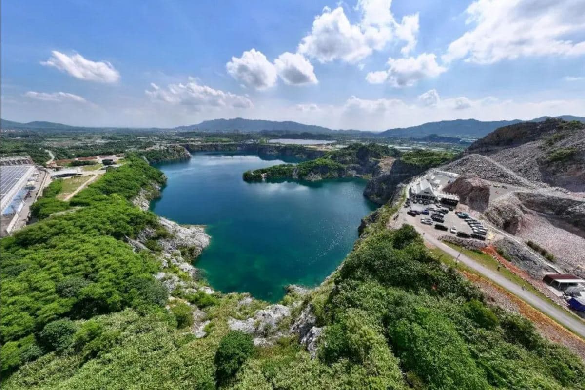 佛山2天團·潮遊三水+佛山美饌 新晉潮人打卡熱點 藏在礦山間的懸崖「浮日藍礦咖啡」(包每人1杯美式咖啡)(永安旅遊 旅行團)